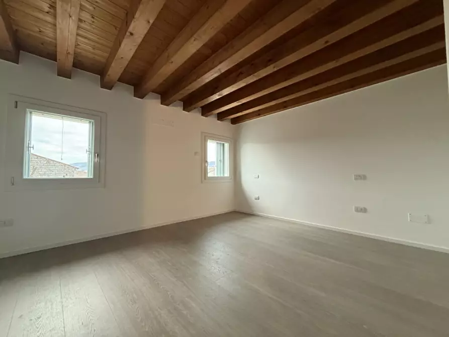 Immagine 10 di Villetta a schiera in vendita  in Via Scandolaro a San Giovanni Ilarione