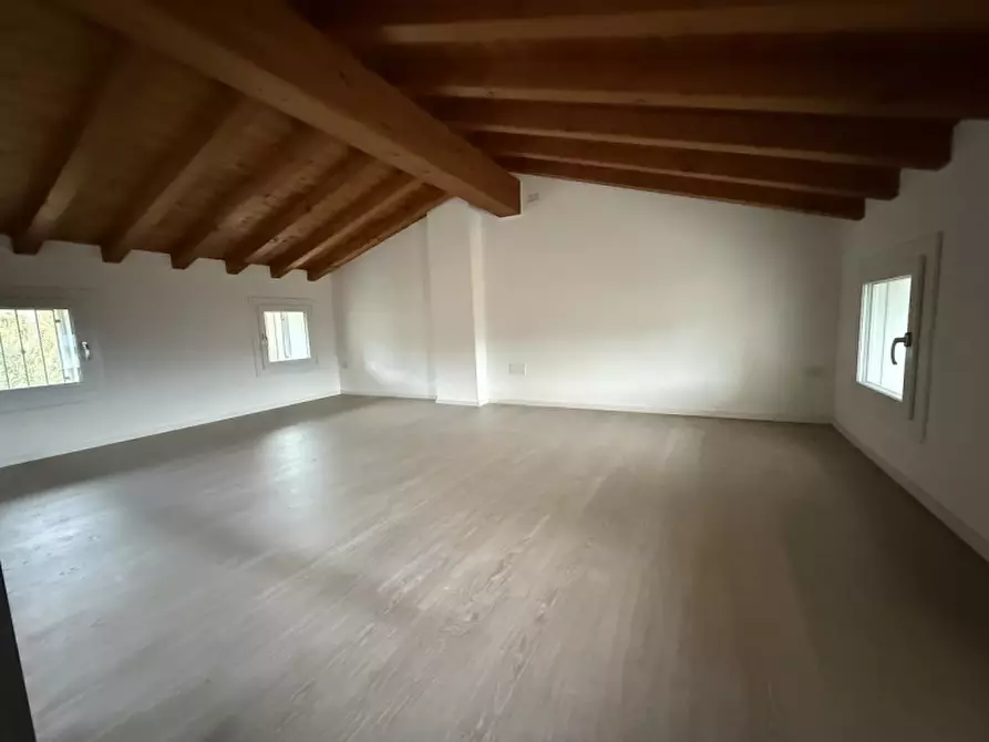 Immagine 15 di Villetta a schiera in vendita  in Via Scandolaro a San Giovanni Ilarione