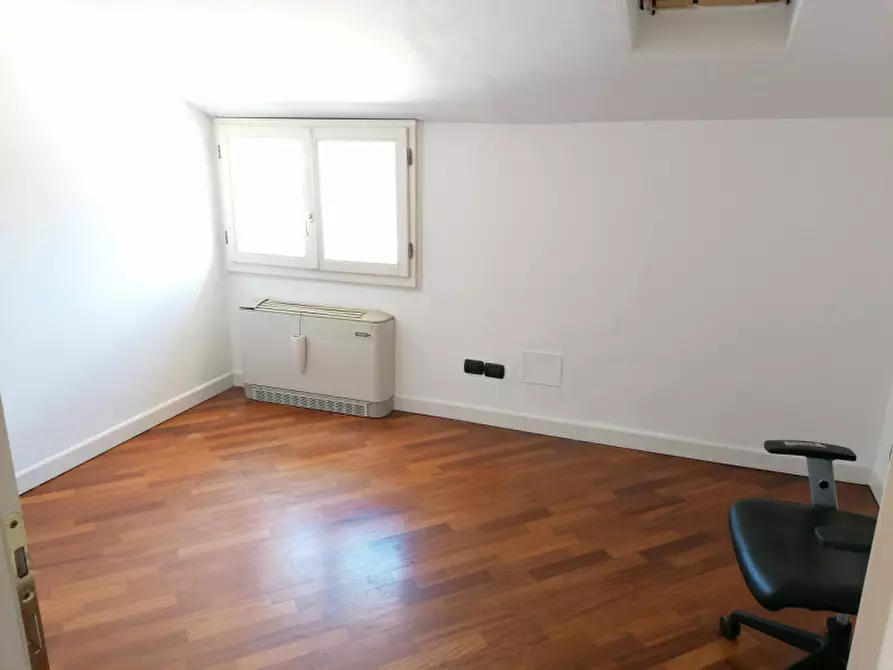 Immagine 16 di Appartamento in affitto  in via Rua Frati Minori a Modena