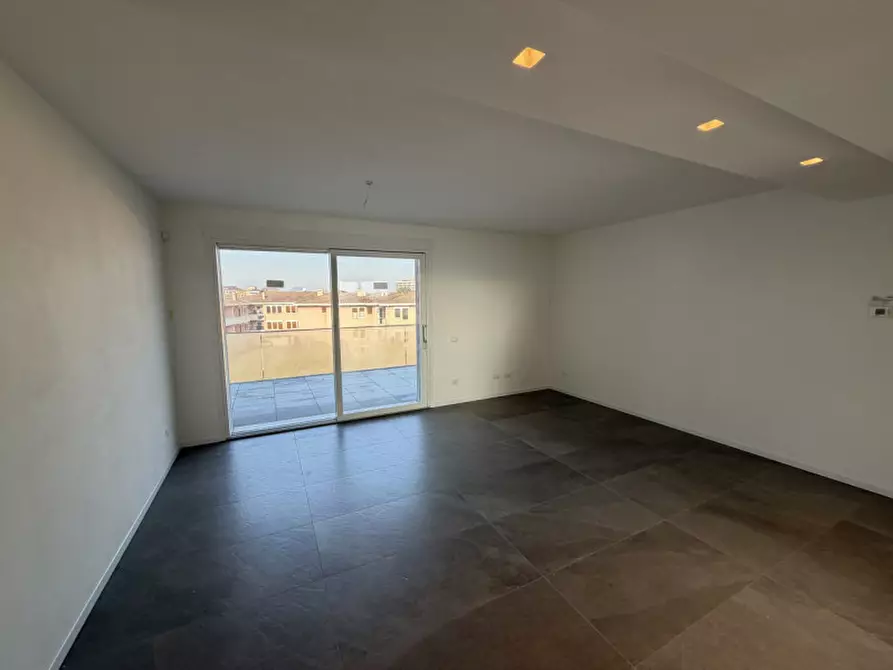 Immagine 2 di Attico in vendita  a Montegrotto Terme