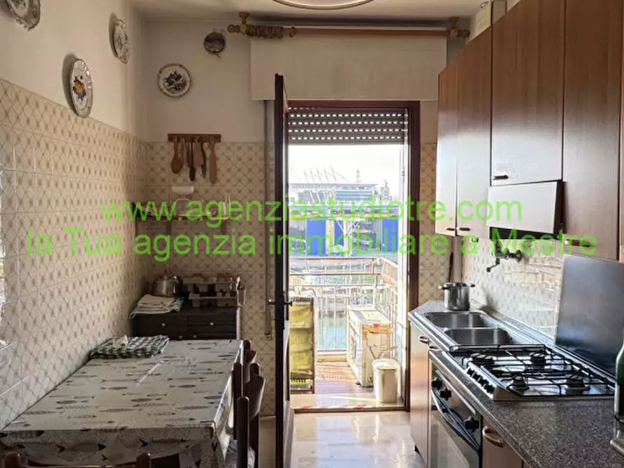 Immagine 3 di Appartamento in vendita  in Via Forte Marghera a Venezia