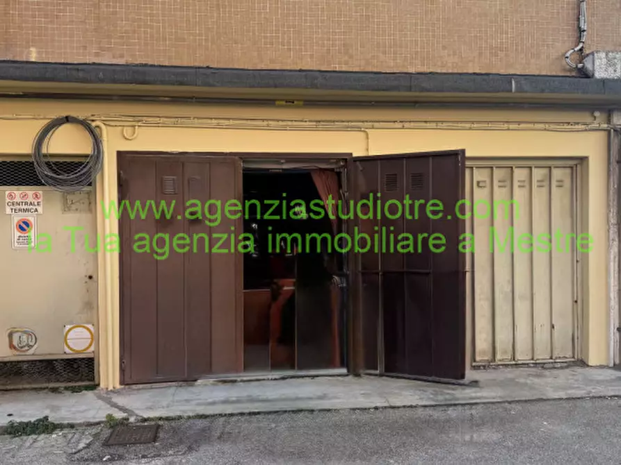 Immagine 22 di Appartamento in vendita  in Via Forte Marghera a Venezia