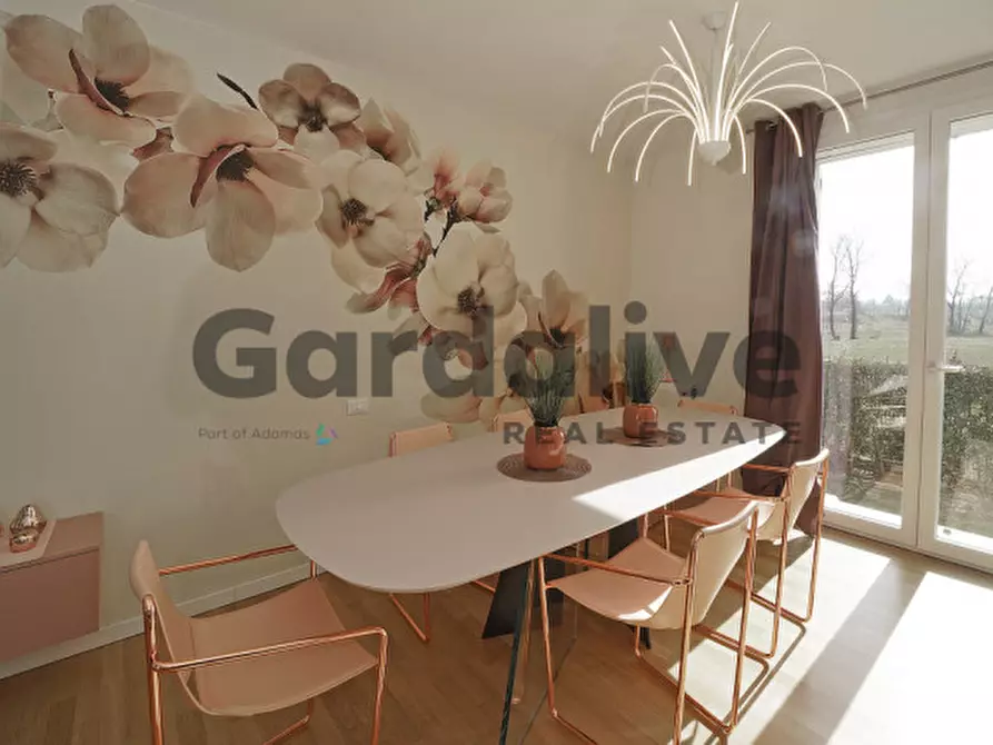 Immagine 4 di Villa in vendita  in via Miralago 1 a Peschiera Del Garda