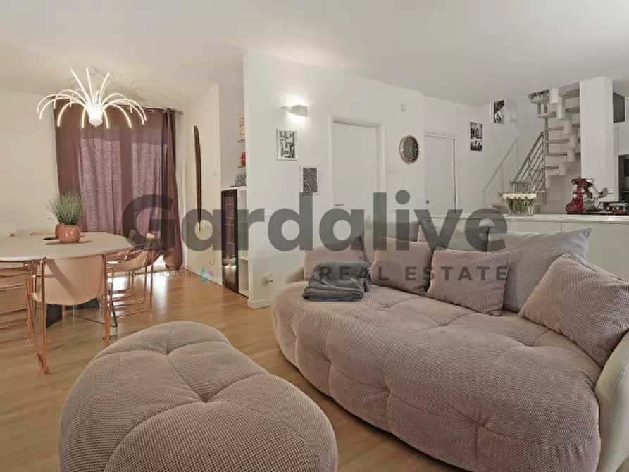 Immagine 8 di Villa in vendita  in via Miralago 1 a Peschiera Del Garda