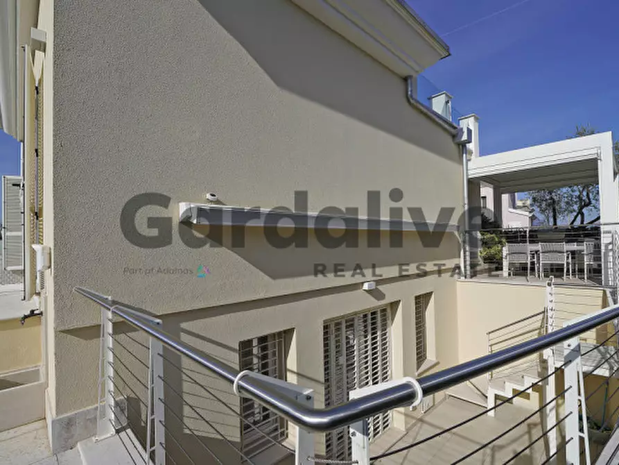 Immagine 16 di Villa in vendita  in via Miralago 1 a Peschiera Del Garda