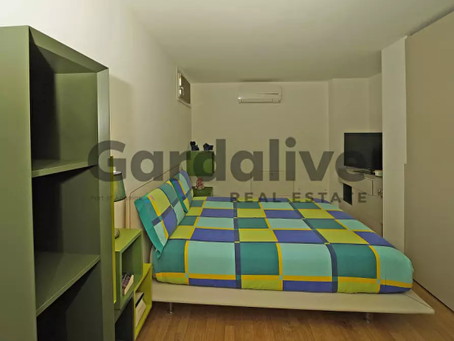 Immagine 21 di Villa in vendita  in via Miralago 1 a Peschiera Del Garda