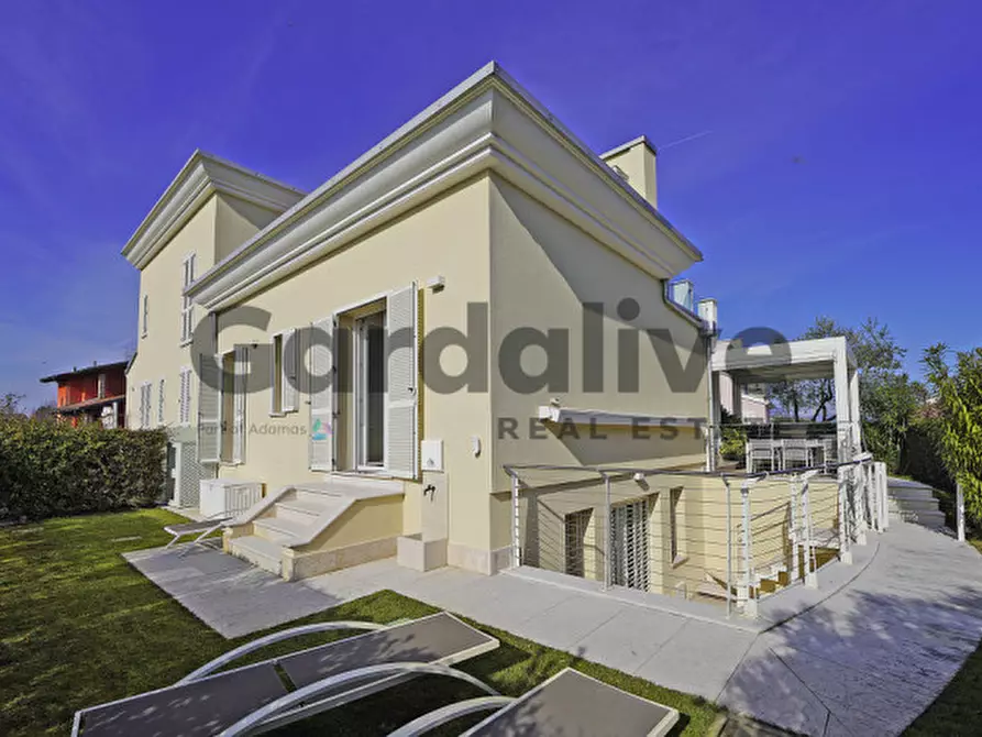 Immagine 30 di Villa in vendita  in via Miralago 1 a Peschiera Del Garda