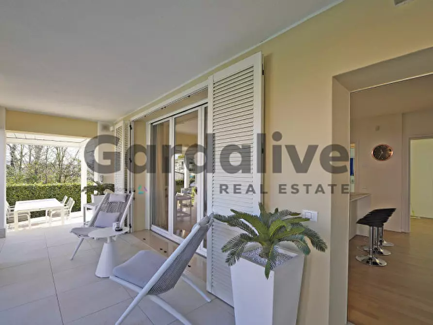 Immagine 33 di Villa in vendita  in via Miralago 1 a Peschiera Del Garda