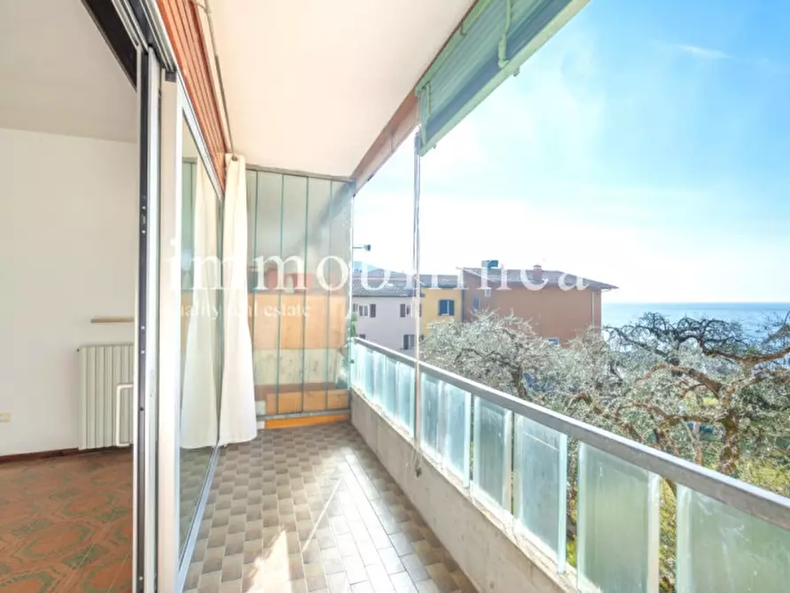 Immagine 3 di Appartamento in vendita  in Via Pai di Sotto a Torri Del Benaco