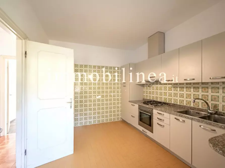 Immagine 10 di Appartamento in vendita  in Via Pai di Sotto a Torri Del Benaco