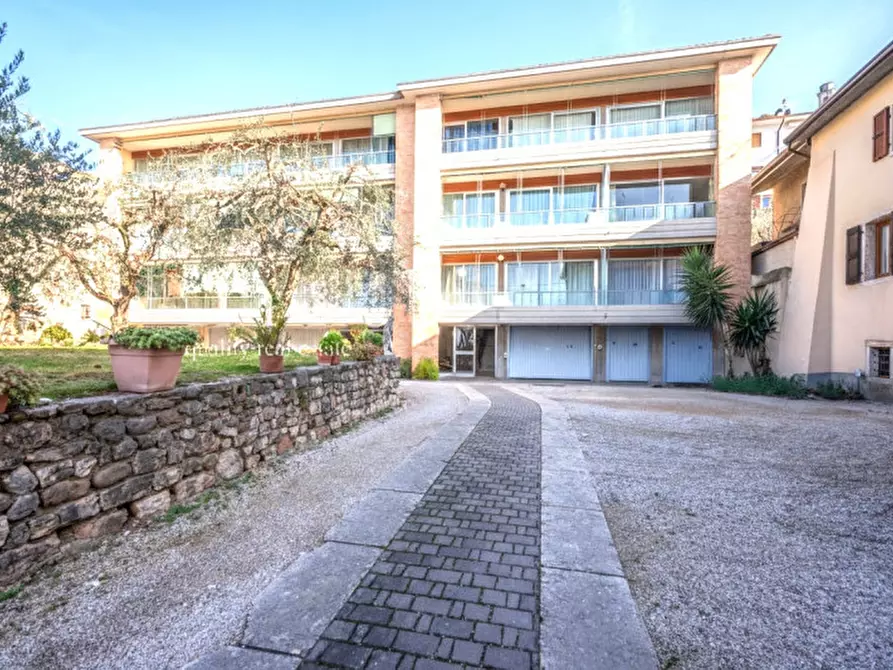 Immagine 29 di Appartamento in vendita  in Via Pai di Sotto a Torri Del Benaco