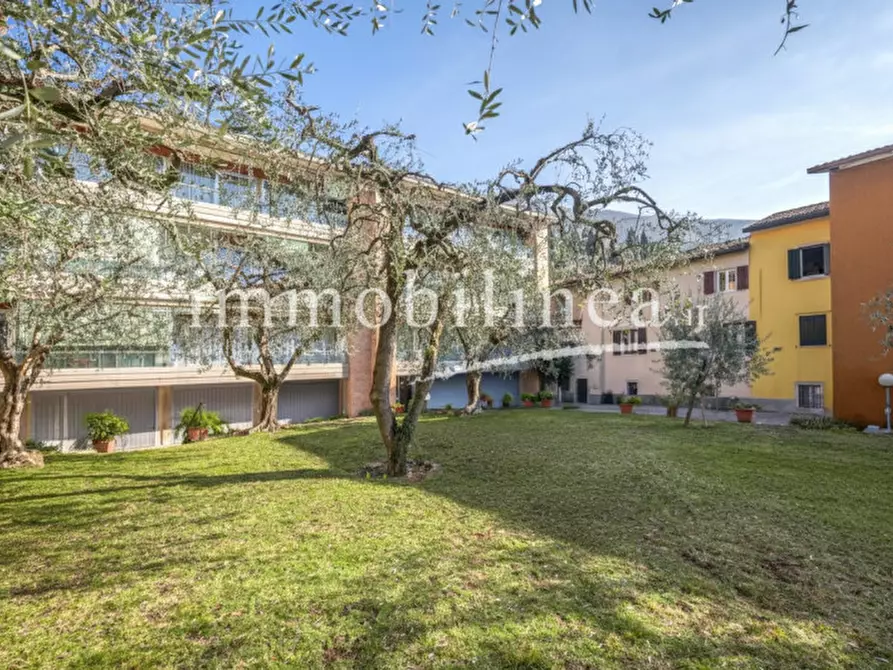 Immagine 30 di Appartamento in vendita  in Via Pai di Sotto a Torri Del Benaco