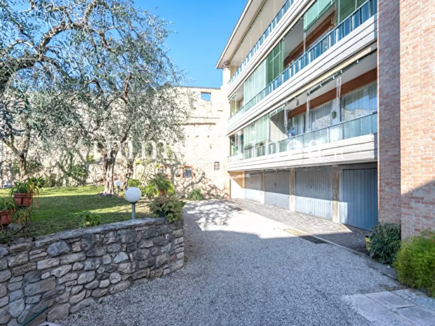 Immagine 34 di Appartamento in vendita  in Via Pai di Sotto a Torri Del Benaco
