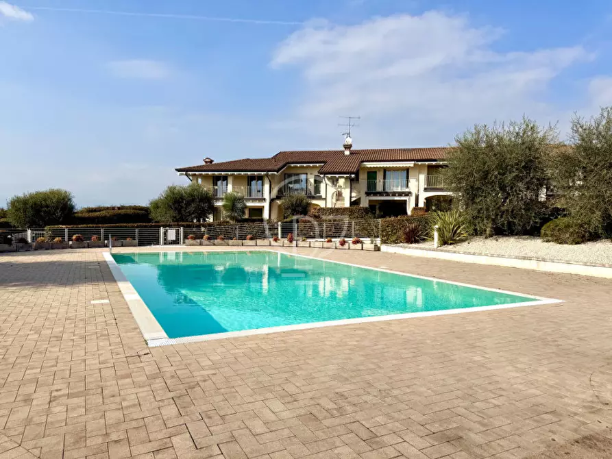 Immagine 1 di Villetta a schiera in vendita  in Via Schia a Lonato del Garda