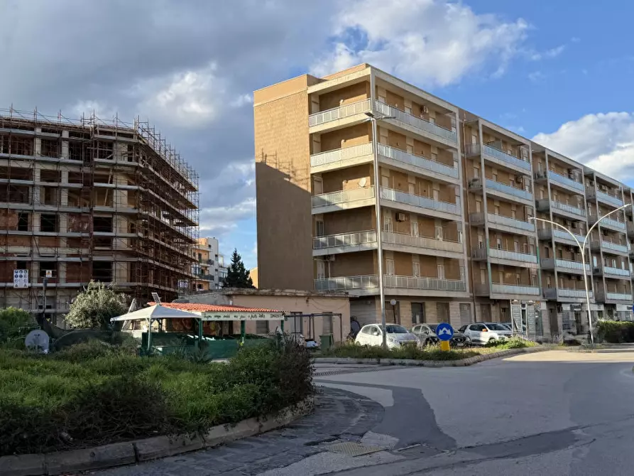 Immagine 1 di Appartamento in vendita  in Viale Algeri 11 a Siracusa