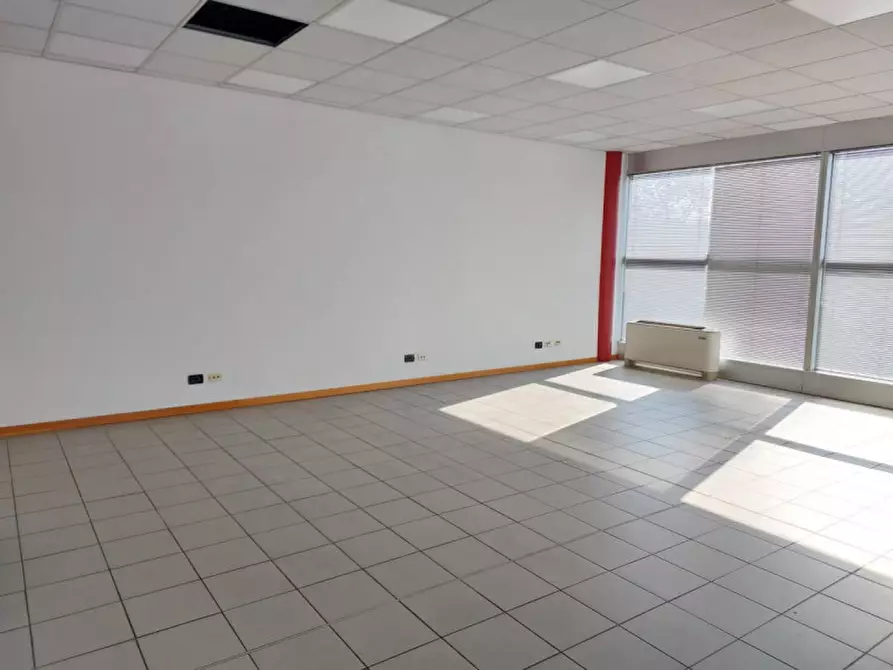 Immagine 5 di Ufficio in affitto  in Via Olmo a Vicenza