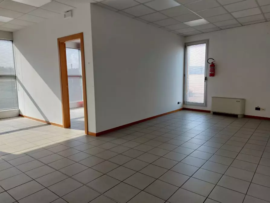 Immagine 8 di Ufficio in affitto  in Via Olmo a Vicenza