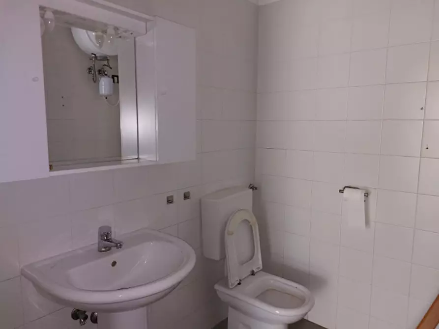 Immagine 9 di Ufficio in affitto  in Via Olmo a Vicenza