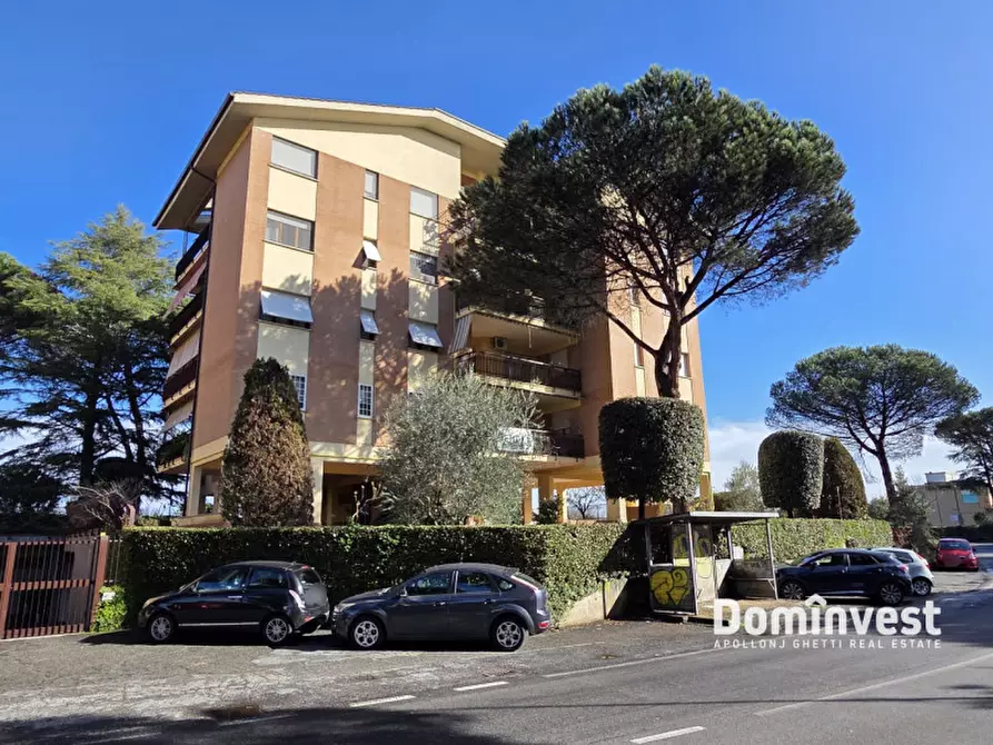 Immagine 2 di Attico in vendita  in Via di Valle Muricana 166 a Roma