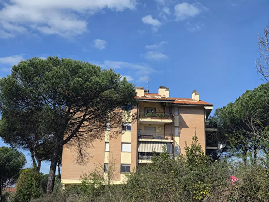 Immagine 3 di Attico in vendita  in Via di Valle Muricana 166 a Roma