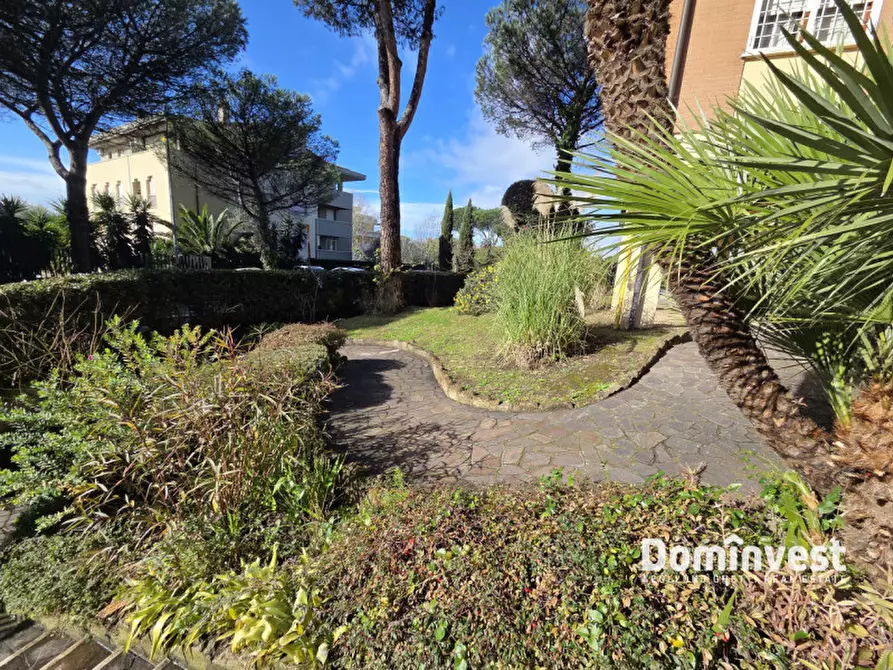 Immagine 32 di Attico in vendita  in Via di Valle Muricana 166 a Roma