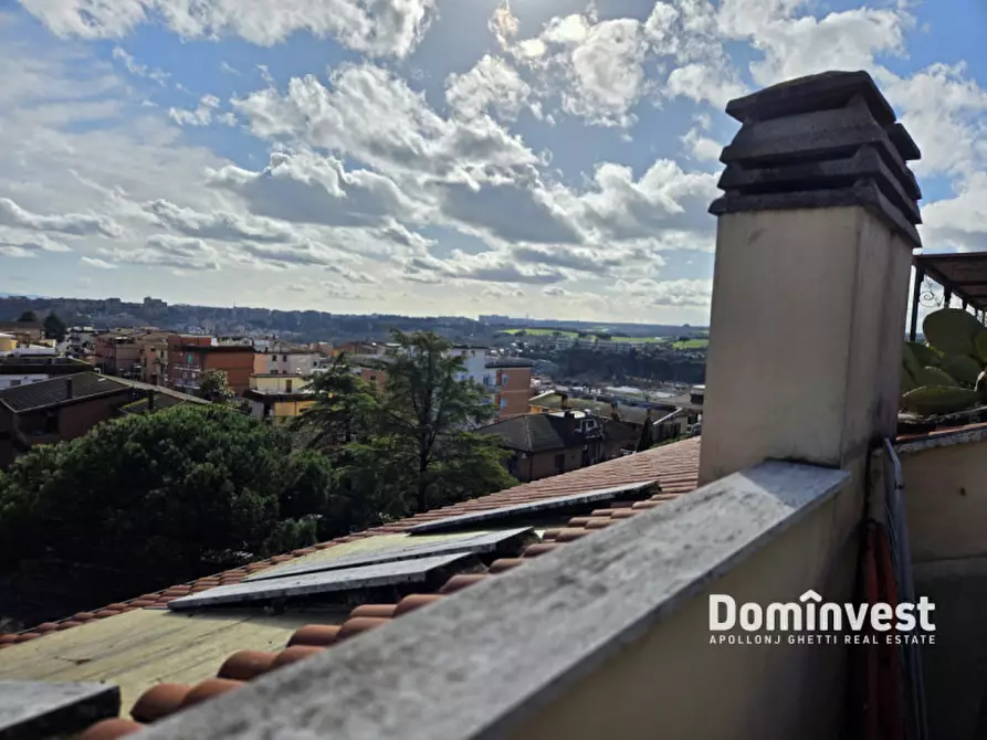 Immagine 44 di Attico in vendita  in Via di Valle Muricana 166 a Roma