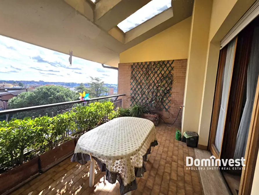 Immagine 44 di Attico in vendita  in Via di Valle Muricana 166 a Roma