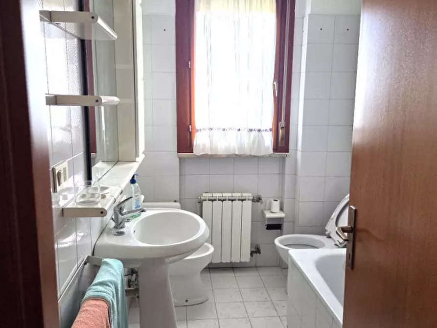 Immagine 45 di Attico in vendita  in Via di Valle Muricana 166 a Roma