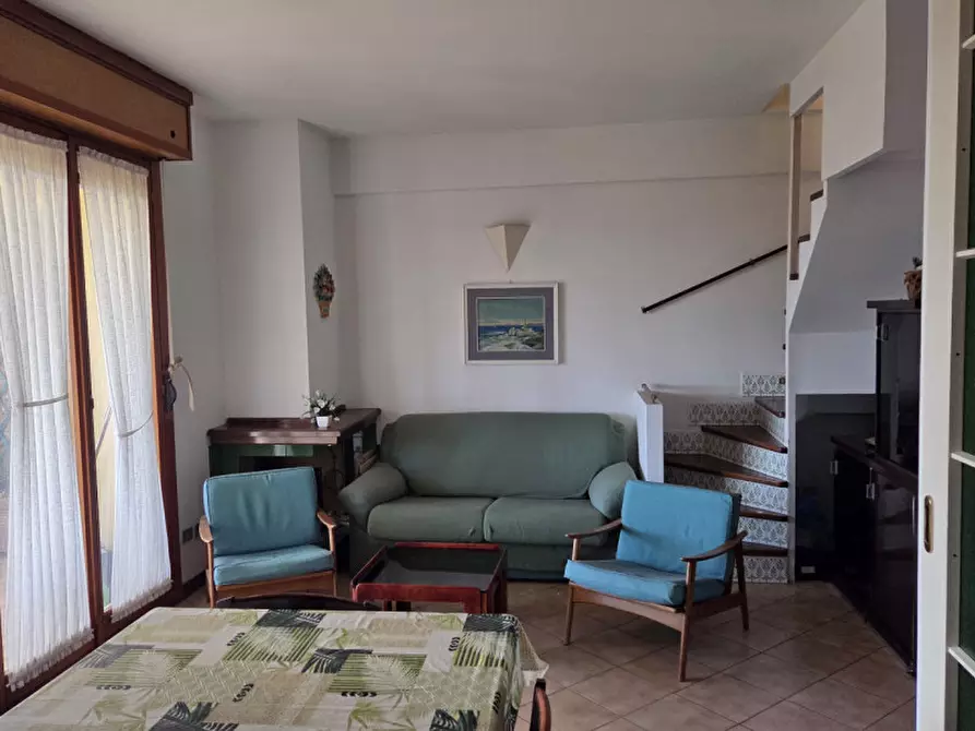 Immagine 61 di Attico in vendita  in Via di Valle Muricana 166 a Roma