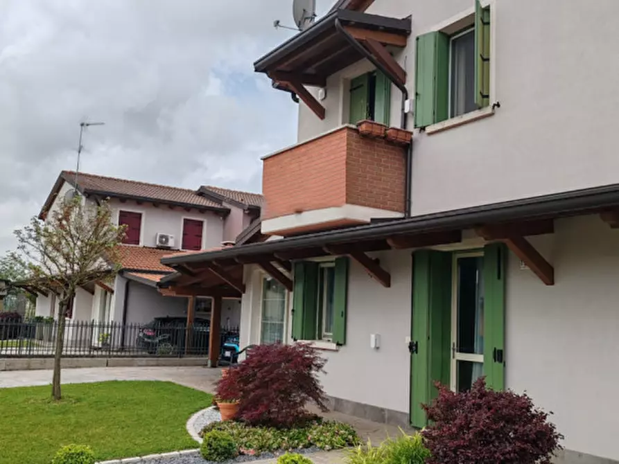 Immagine 3 di Villetta a schiera in vendita  a Giacciano Con Baruchella