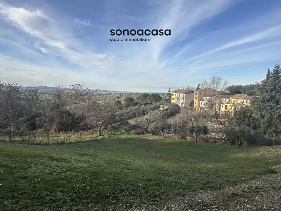 Immagine 1 di Terreno in vendita  in Via Palmiro Togliatti a San Costanzo