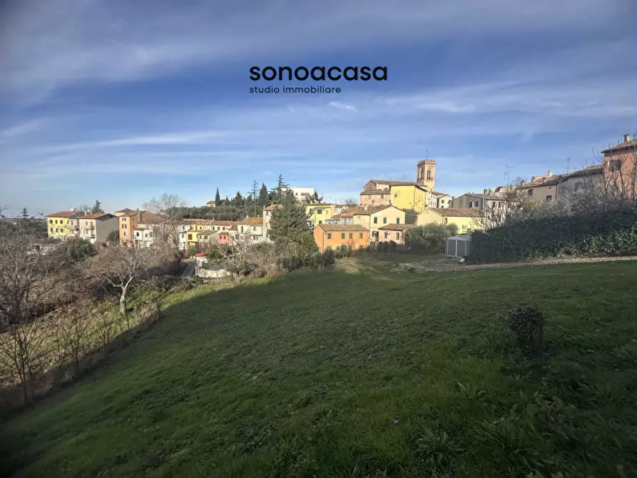 Immagine 2 di Terreno in vendita  in Via Palmiro Togliatti a San Costanzo