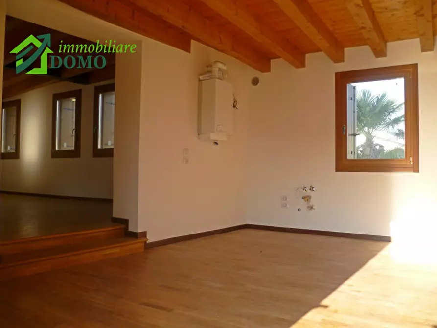 Immagine 5 di Appartamento in vendita  in schio a Schio