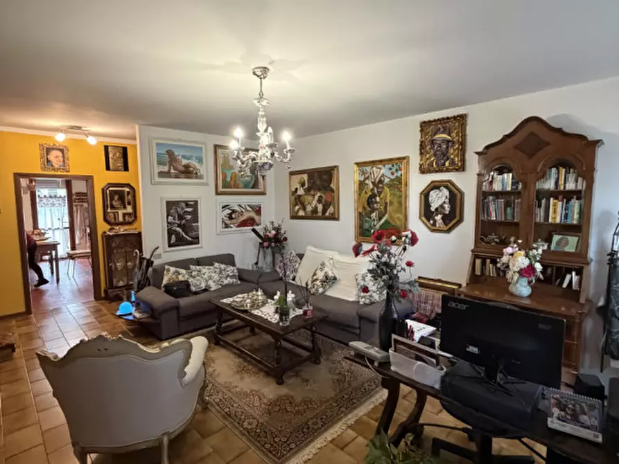 Immagine 3 di Appartamento in vendita  a Prato