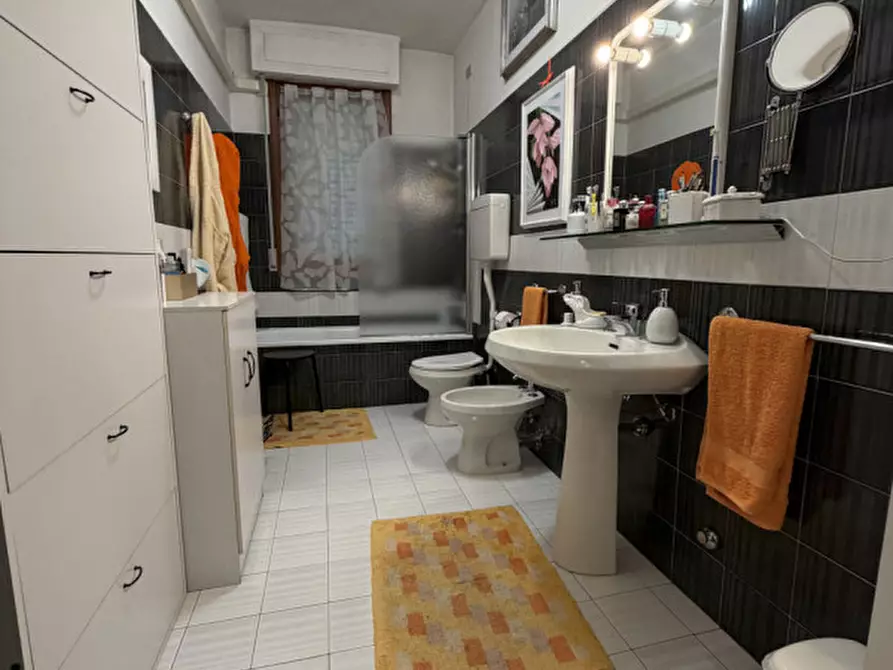 Immagine 12 di Appartamento in vendita  a Prato