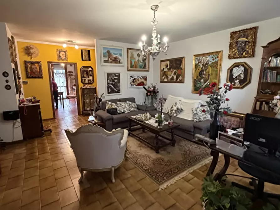 Immagine 15 di Appartamento in vendita  a Prato