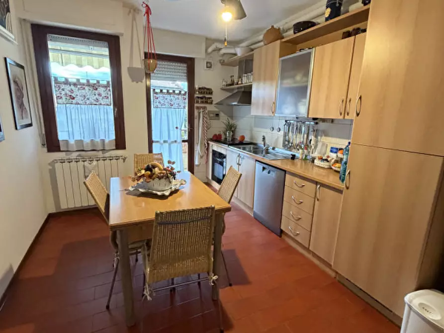 Immagine 21 di Appartamento in vendita  a Prato