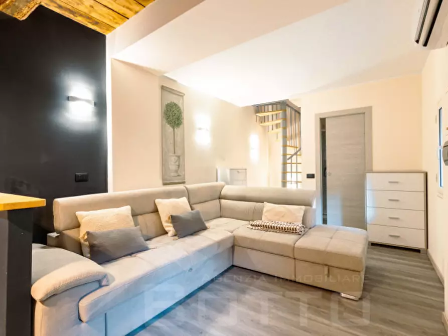 Immagine 4 di Appartamento in vendita  in piazza martiri a Borgomanero