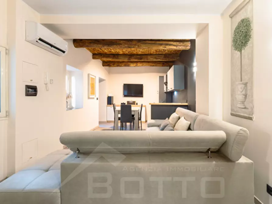 Immagine 5 di Appartamento in vendita  in piazza martiri a Borgomanero