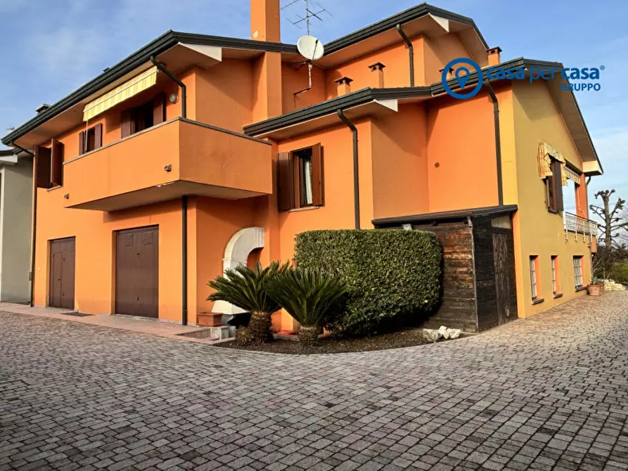 Immagine 2 di Casa bifamiliare in vendita  in Via Roma a Boara Pisani