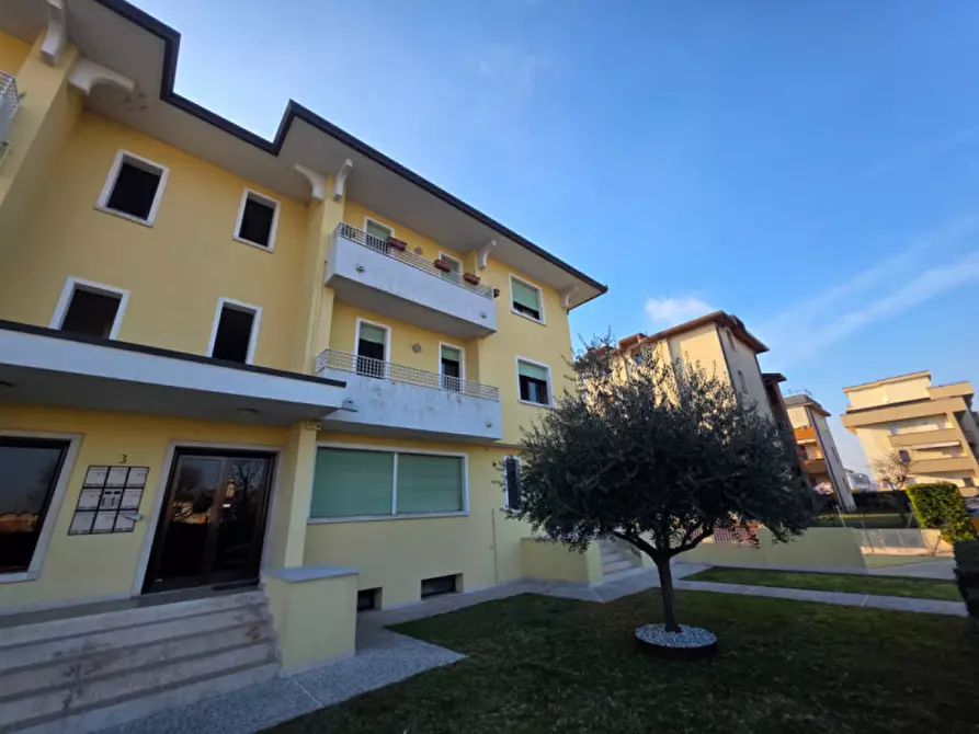 Immagine 3 di Appartamento in vendita  in Via Asiago a Trevignano