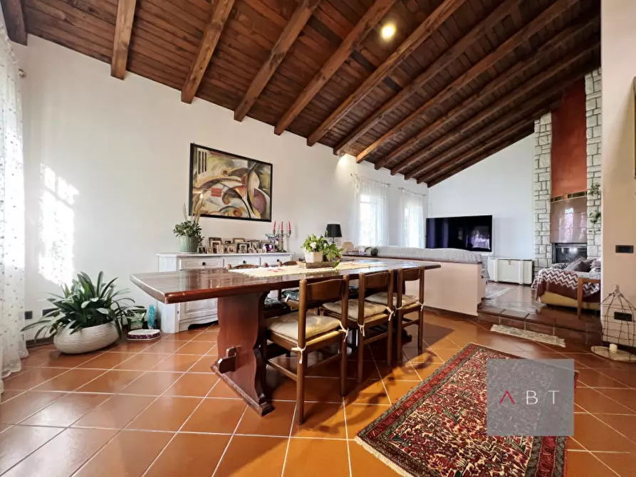 Immagine 2 di Casa bifamiliare in vendita  a Loreggia