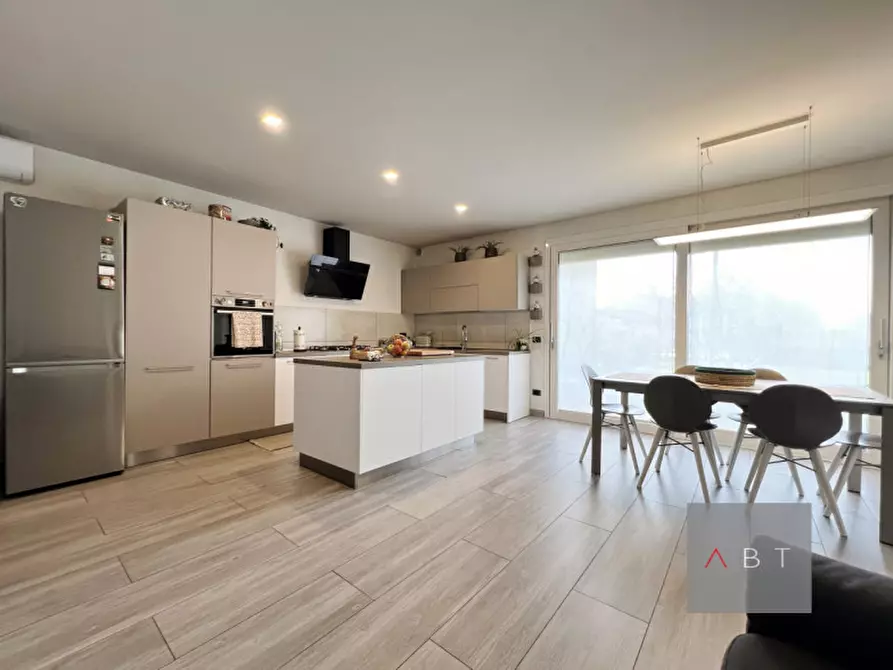 Immagine 6 di Casa bifamiliare in vendita  a Loreggia