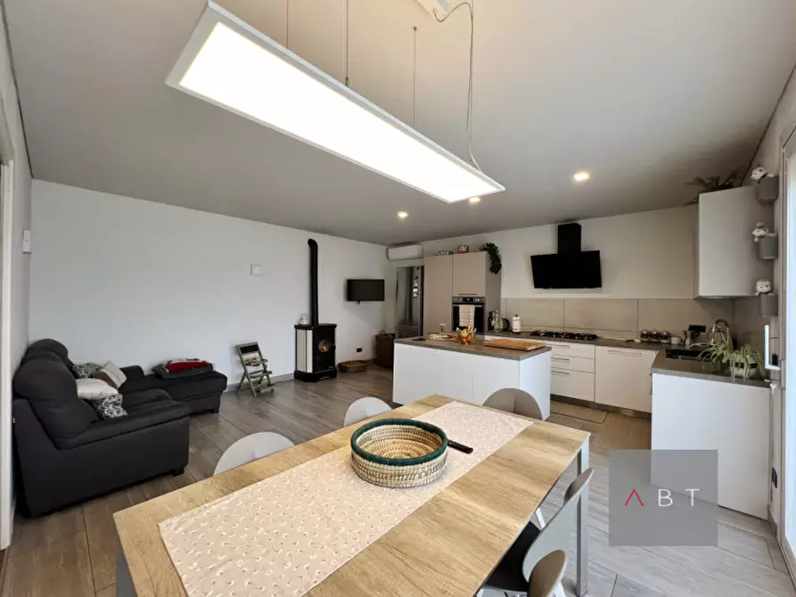 Immagine 8 di Casa bifamiliare in vendita  a Loreggia