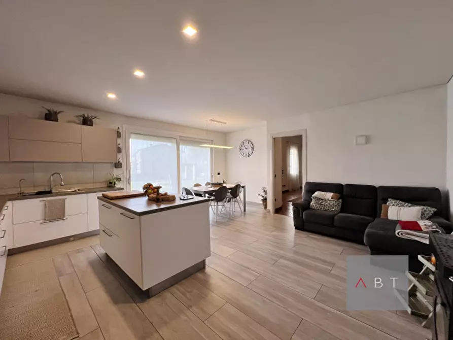 Immagine 9 di Casa bifamiliare in vendita  a Loreggia