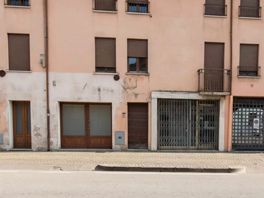 Immagine 1 di Palazzo in vendita  in via guido negri 44 a Este