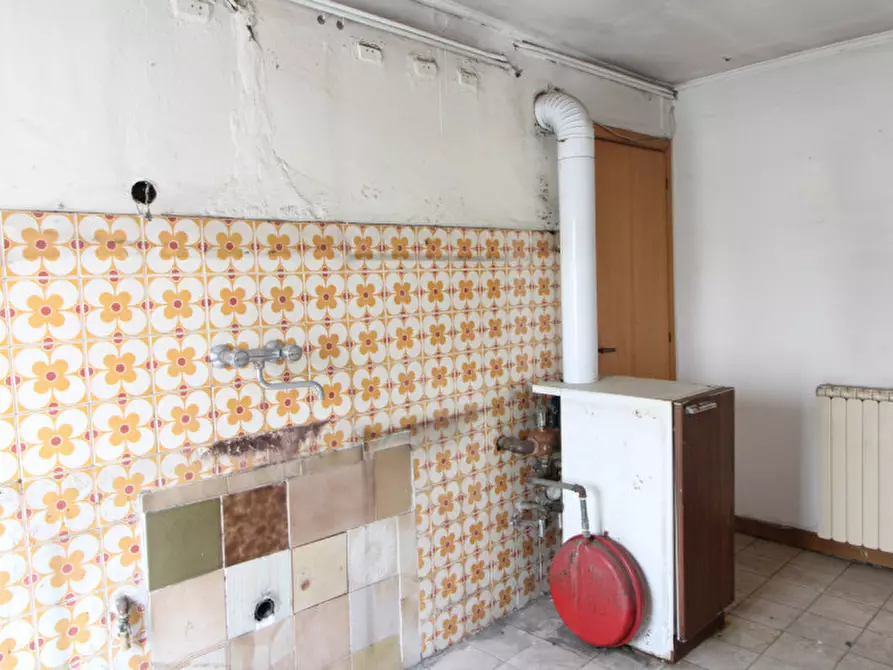 Immagine 10 di Palazzo in vendita  in via guido negri 44 a Este