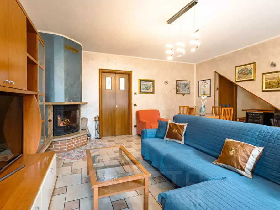 Immagine 1 di Villetta a schiera in vendita  in via canova 18 a Invorio