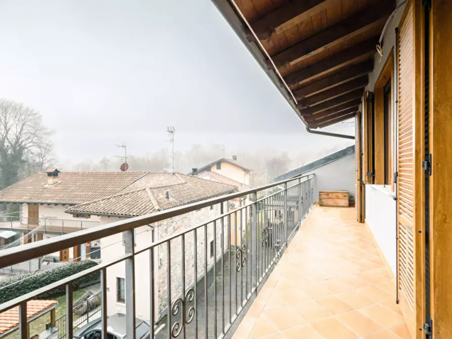 Immagine 17 di Villetta a schiera in vendita  in via canova 18 a Invorio