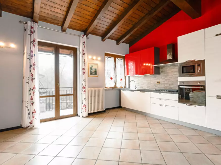 Immagine 22 di Villetta a schiera in vendita  in via canova 18 a Invorio